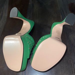 Gucci leather GG studded green platform